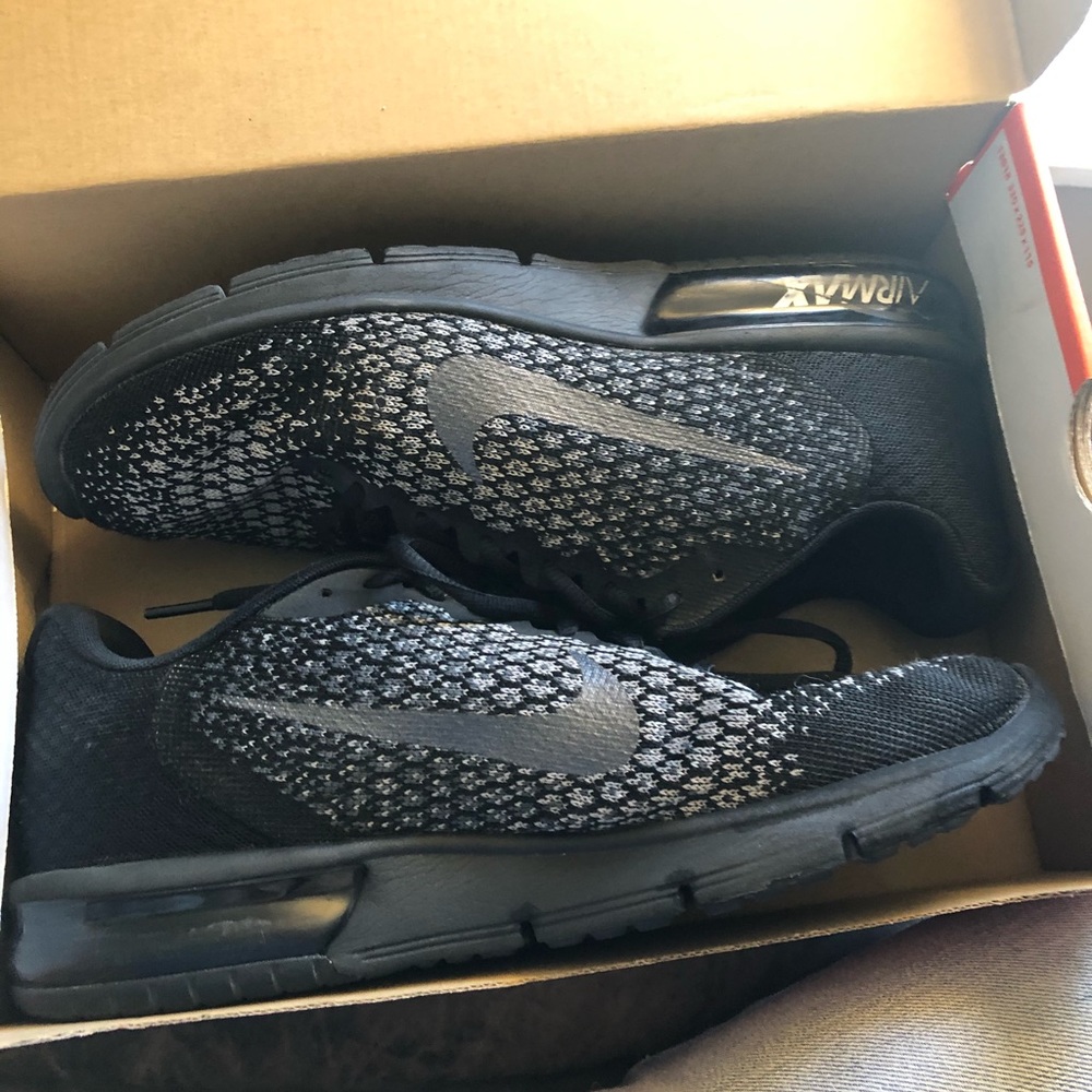 Nike air max’s sequent 2